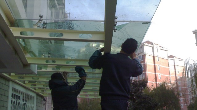 辦公室貼膜起泡的原因是什么？有哪些預防措施？