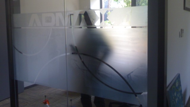 辦公室公司玻璃磨砂膜的作用有哪些？