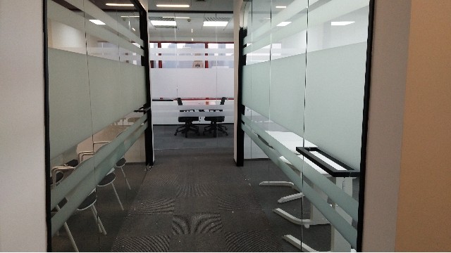 辦公室玻璃為什么都喜歡貼磨砂膜？